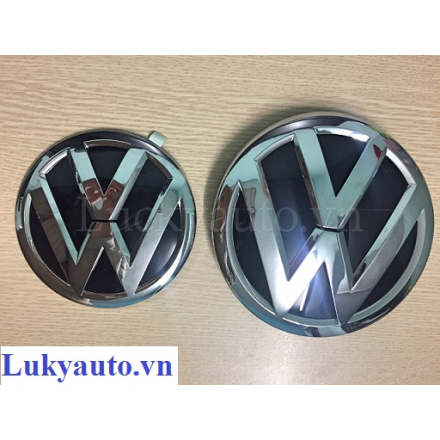 Lô gô trước xe Volkswagen Touareg đời 2016_ 7P6853601